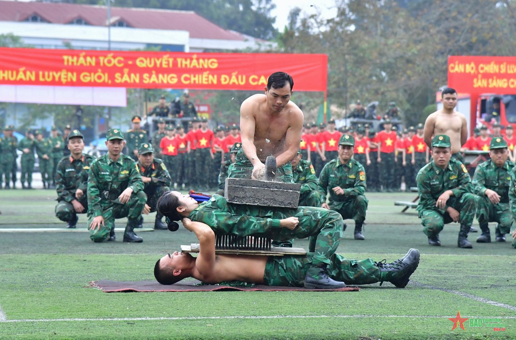 Bản tin thời sự tổng hợp tuần: Toàn quân hoàn thành nhận quân, tổ chức ra quân huấn luyện
